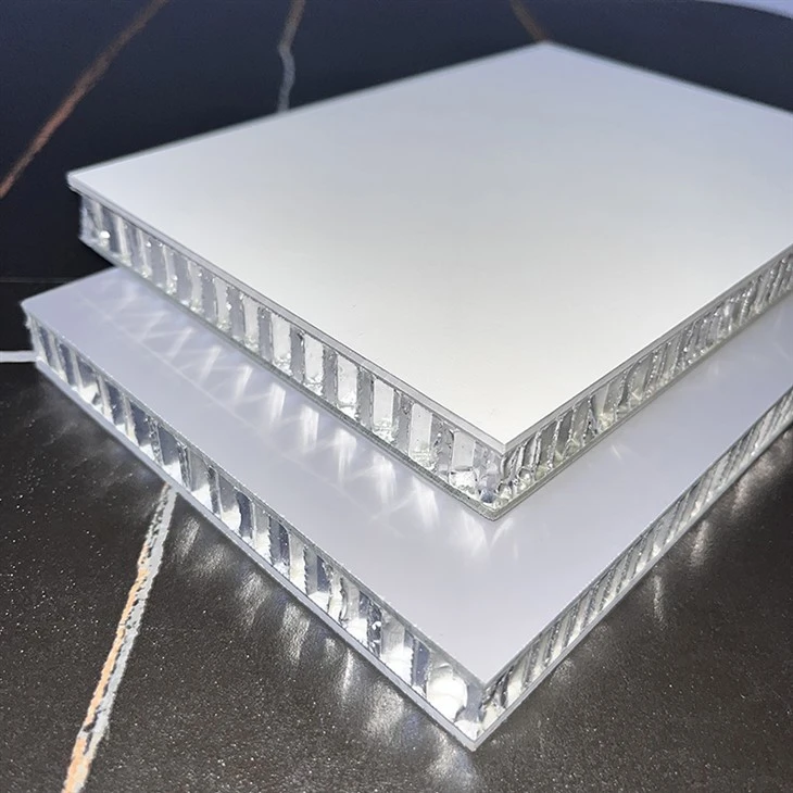 Vatrootporna kontrola broja Utiskivanje cvijeća Metalni kvadratni stropovi obloge Aluminijski stropni panel zgrada ureda